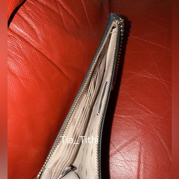 Kate Spade Wristlet 🎉Host Pick🎉 - Picture 3 of 5